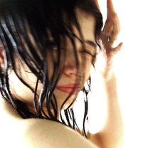 Mycie włosów pod prysznicem