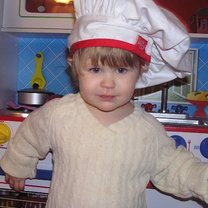 Dziecko pomaga w kuchni