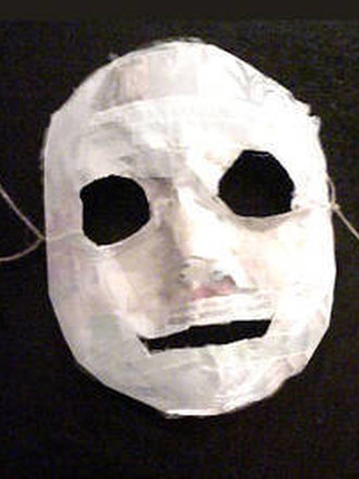 Maska z masy papierowej