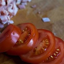pomidory pokrojone w plasterki