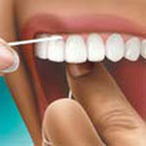 Używanie nitki dentystycznej