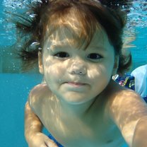 Dziecko w basenie