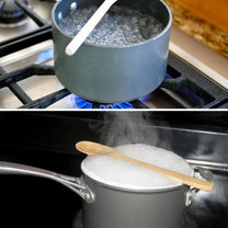 triki kuchenne - sposób żeby woda nie wykipiała