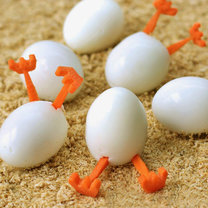 kurczaczki wielkanocne z jajek na twardo
