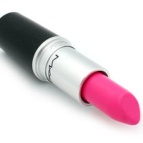 MAC Lipstick w odcieniu Candy Yum-Yum   