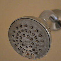 Jak wyczyścić słuchawkę prysznicową